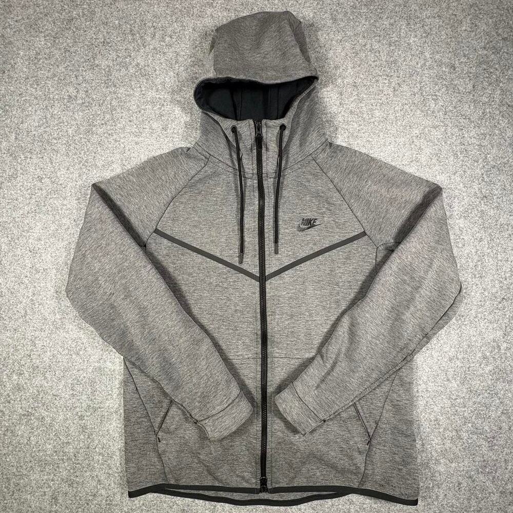 Grey Nike Tech Fleece
